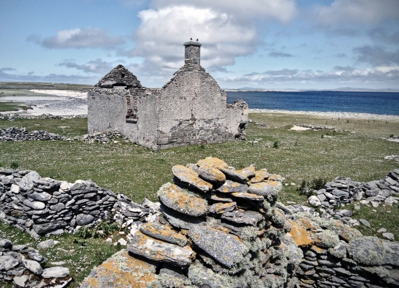 Inishkea Islanders outside the school house